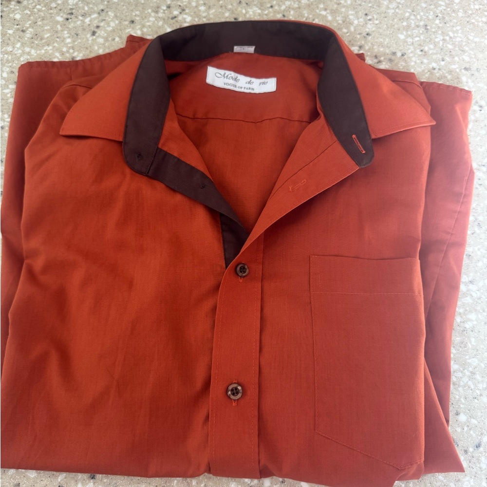 Mode de vie-Orange and Brown Button-Up Shirt